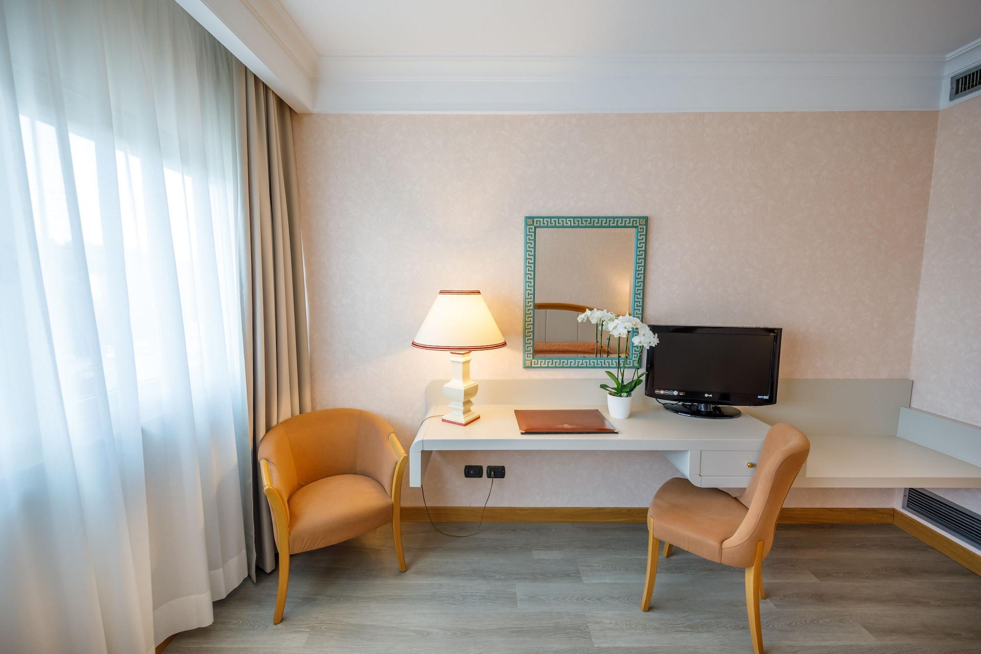 Hotel Plaza 4*