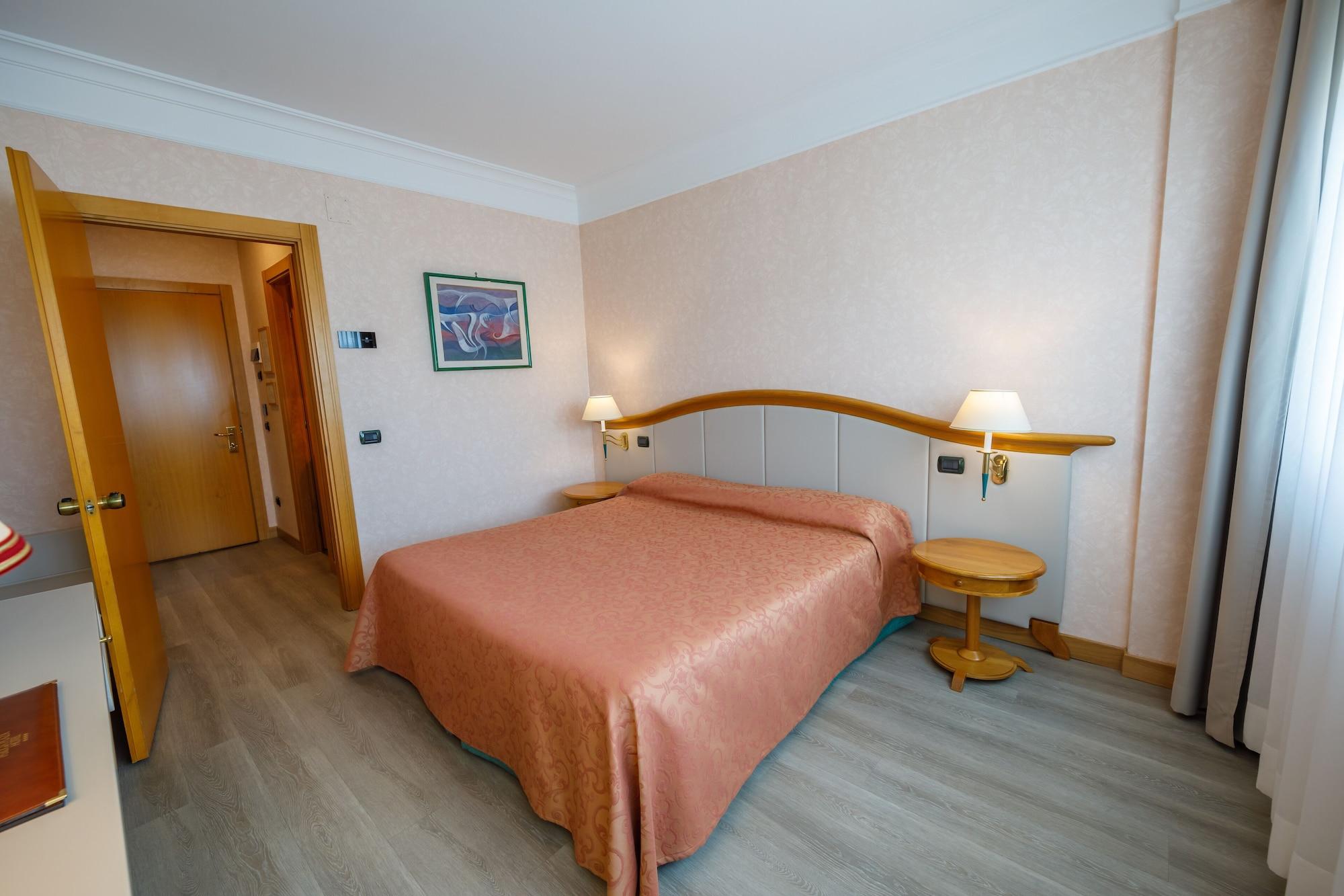 Hotel Plaza 4*