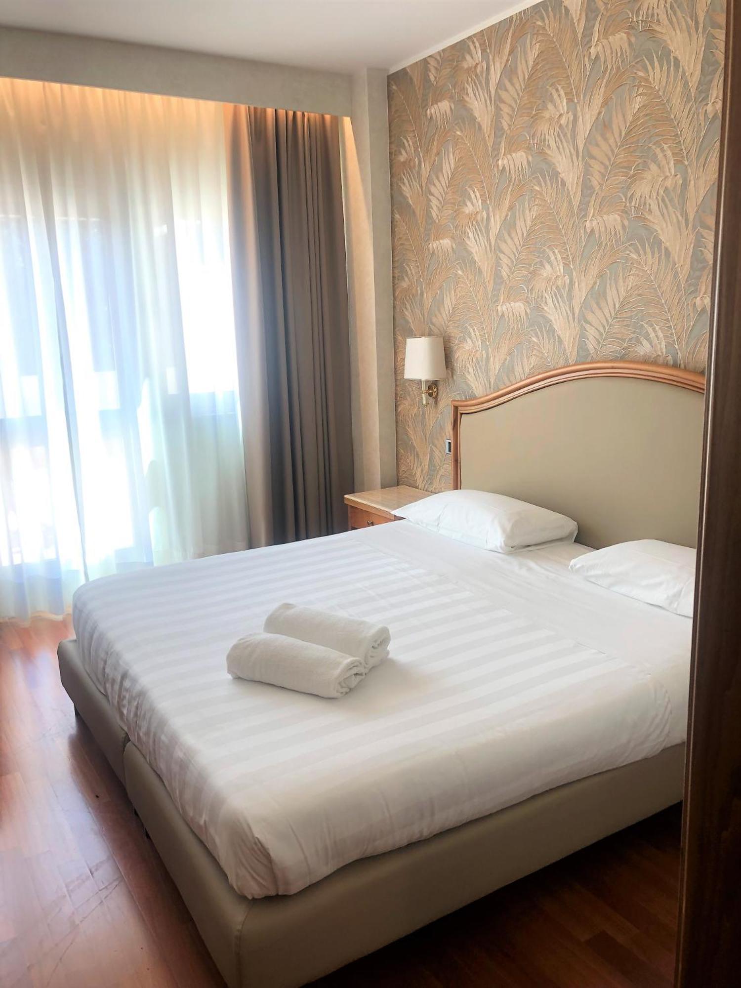 Plaza Hotel 4*