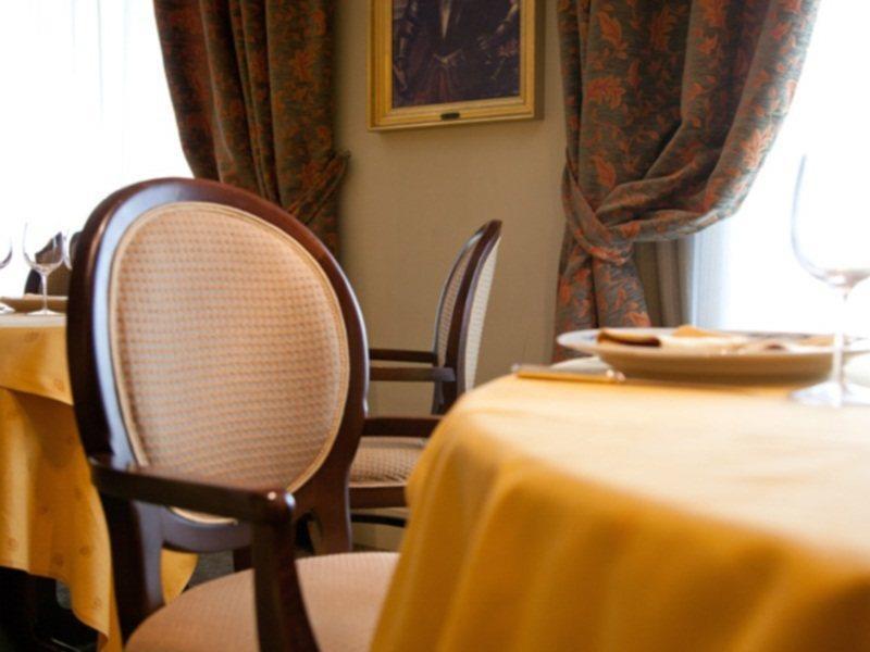 Hotel Plaza 4*