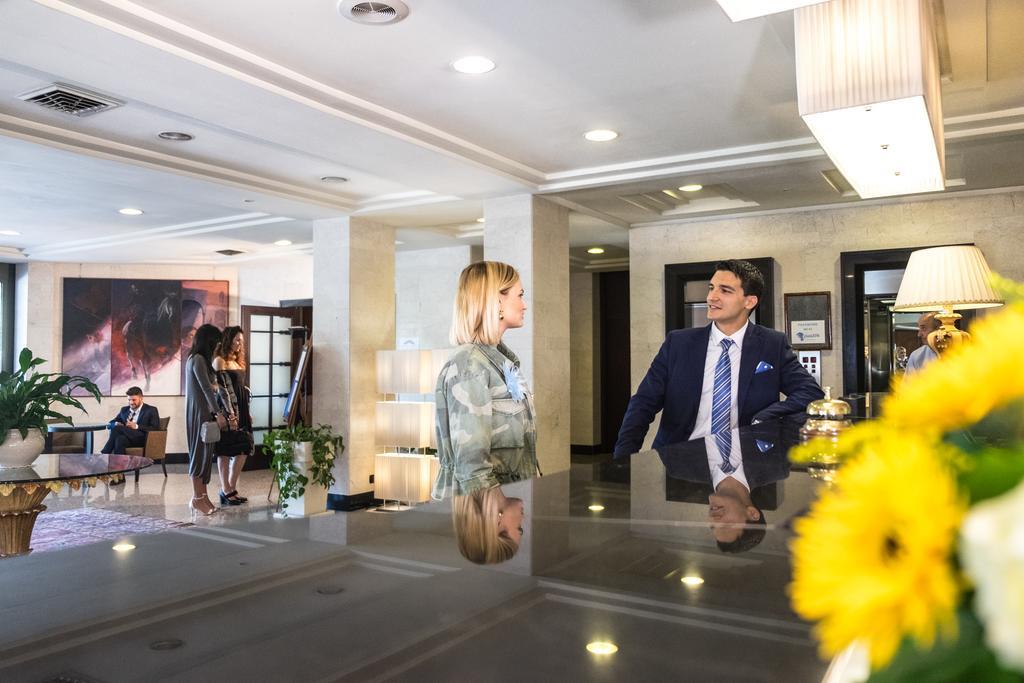 Hotel Plaza 4*